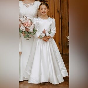 Ivory Flower girl / Mini bride Dress - Size 8